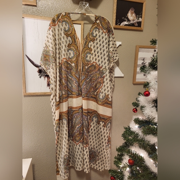 Umgee patterned long light weight Cardigan Size small/medium - Picture 3 of 4